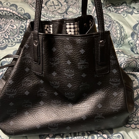 Authentic MCM tote, reversible - Picture 5 of 7